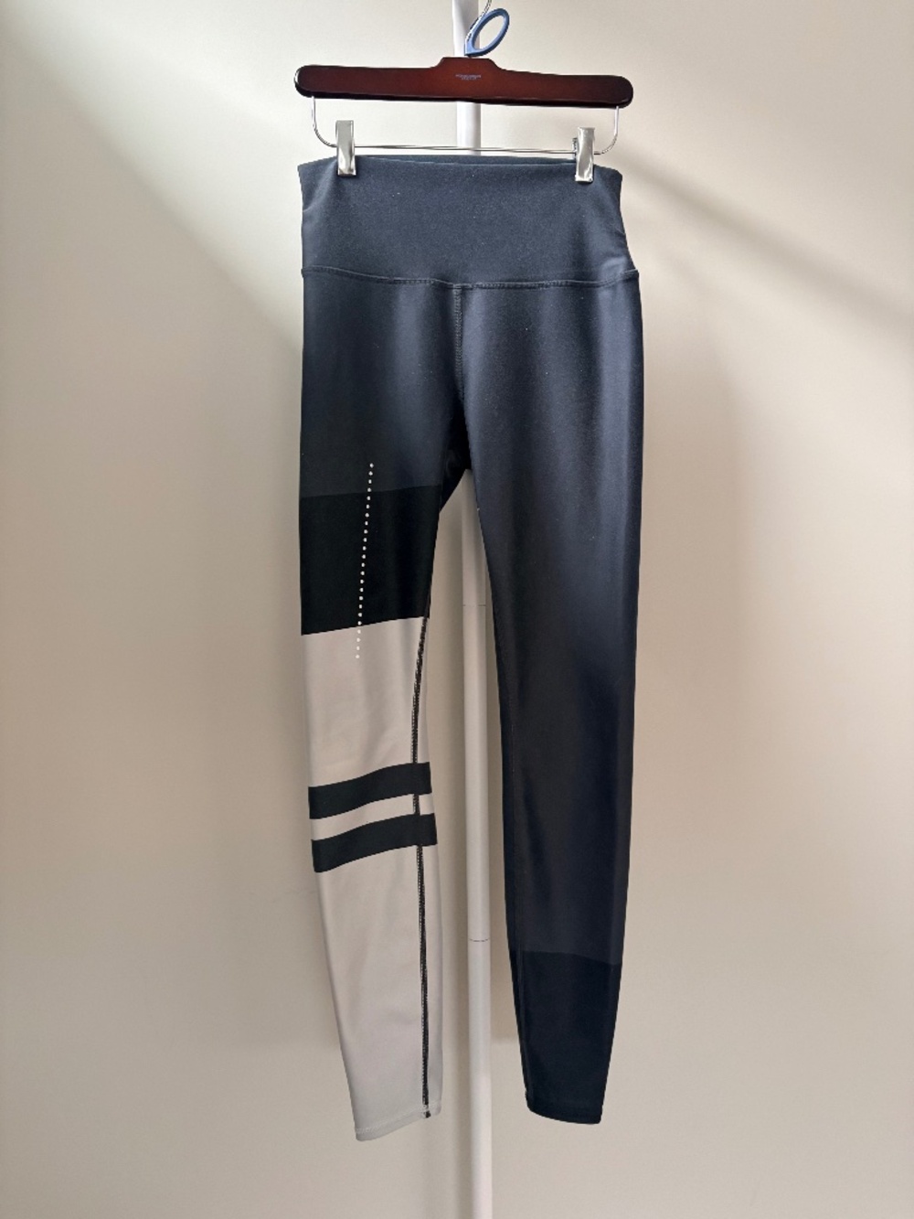 Alo Yoga High-Waist Tech Lift Tricolor Reflective Leggings M